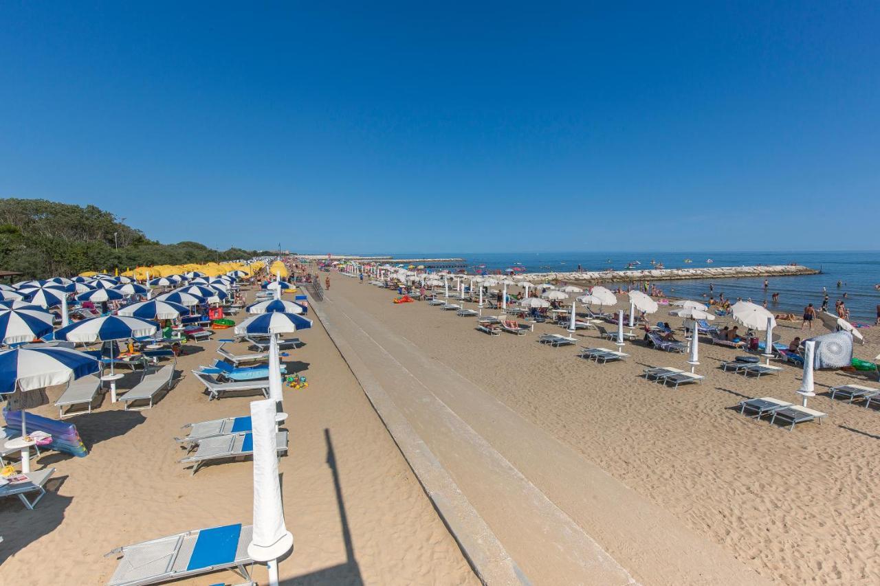 Pioppi Lido Altanea Apartment Каорле Екстериор снимка